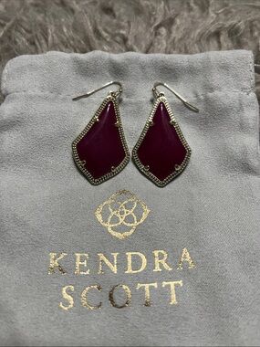 Kendra Scott Magenta Elle-Inspired Drop Earrings with Gold Trim